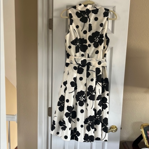 Dress Barn Black and White Floral Midi Dress sz 12 - Picture 5 of 5